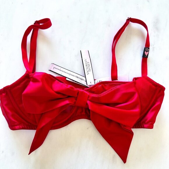 Victoria’s Secret Dream Angels Christmas Bow Lightly Lined Sexy Lingerie NWT 32B - Picture 1 of 5